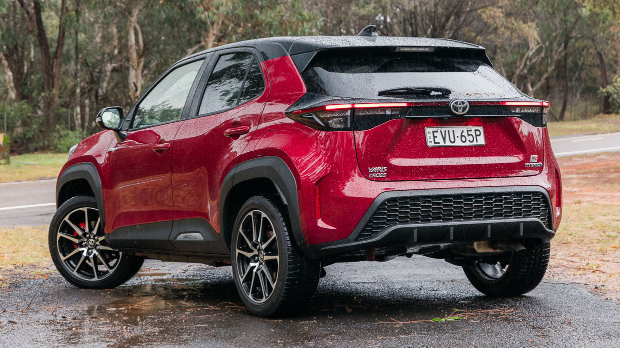 Toyota Yaris Cross GR Sport hybrid 2023 rear 3/4