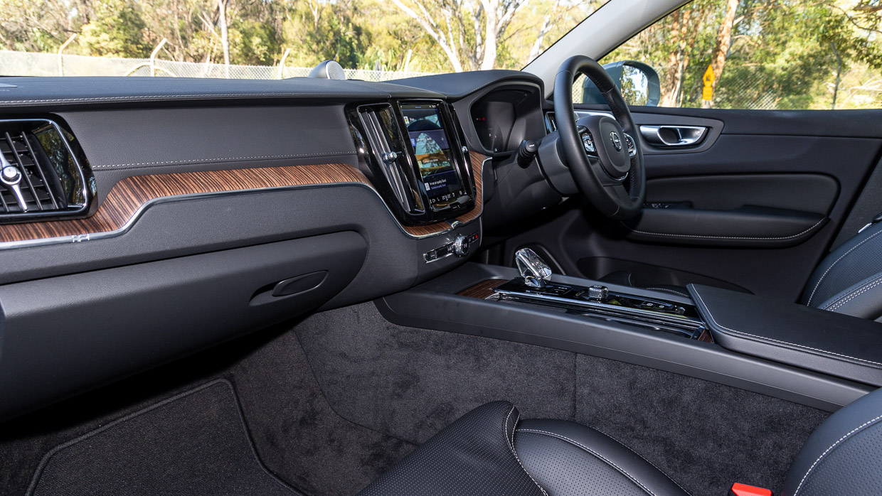 Volvo XC60 Ultimate B5 2024 interior 3