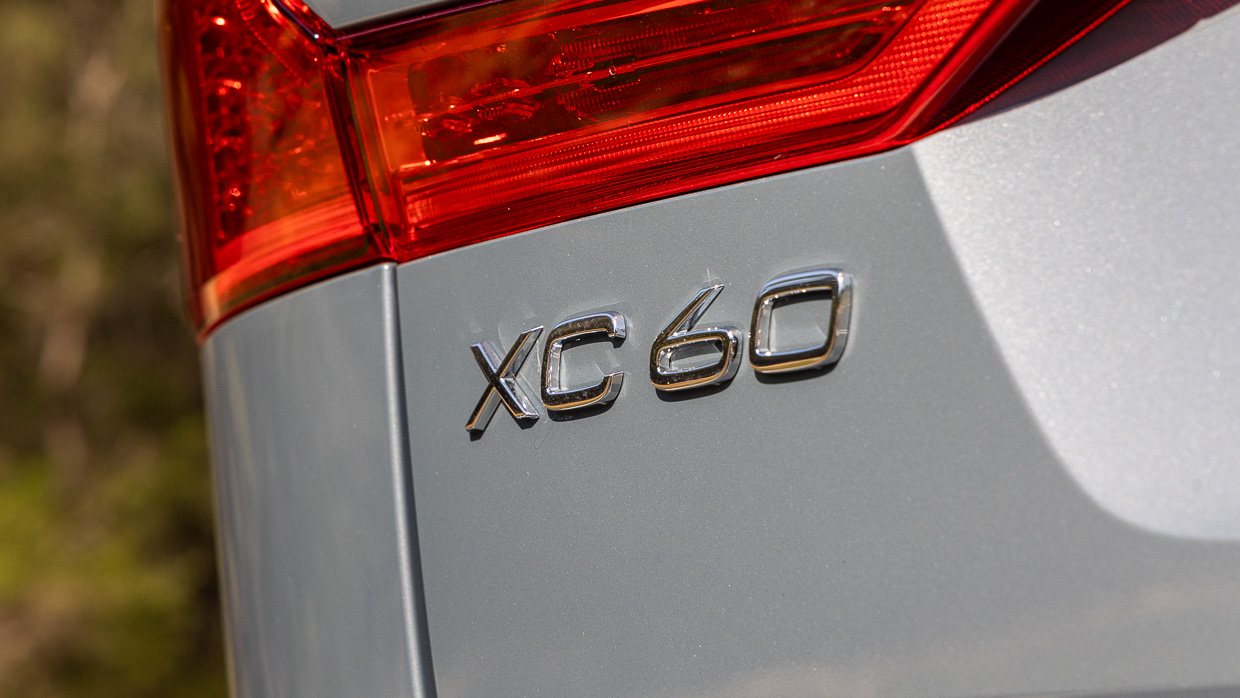 Volvo XC60 Ultimate B5 2024 badge