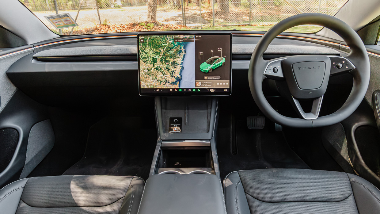 Tesla Model 3 RWD 2024 interior