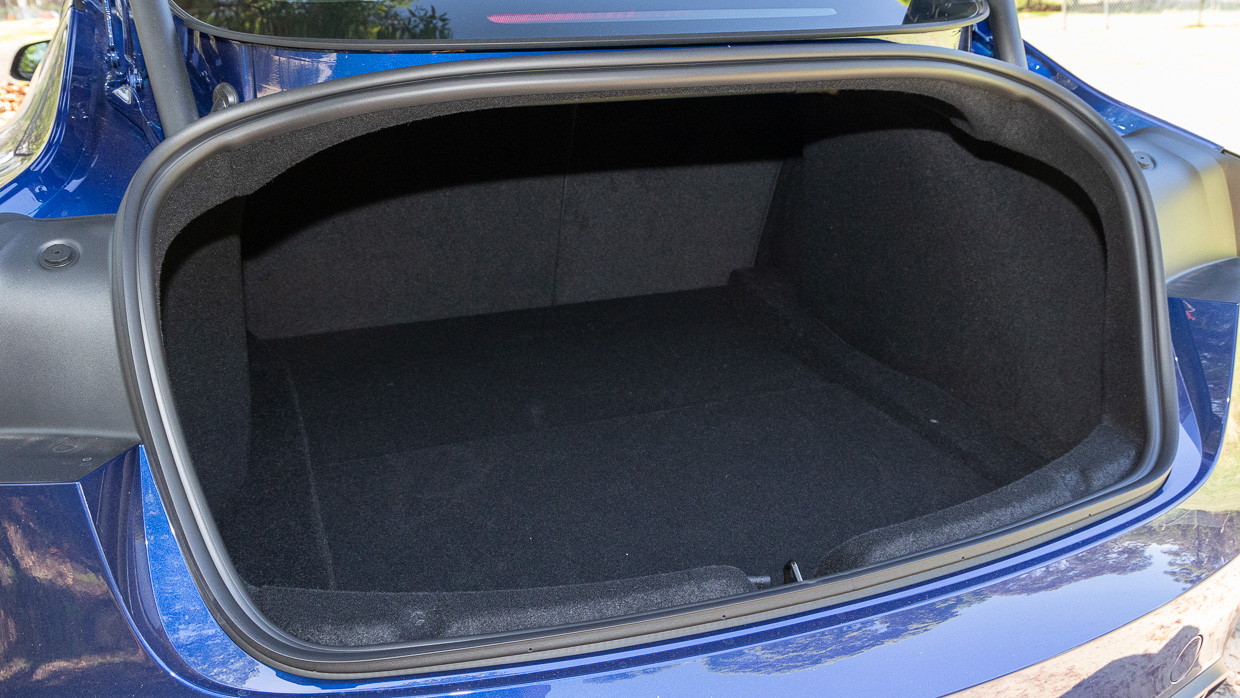 Tesla Model 3 RWD 2024 interior boot
