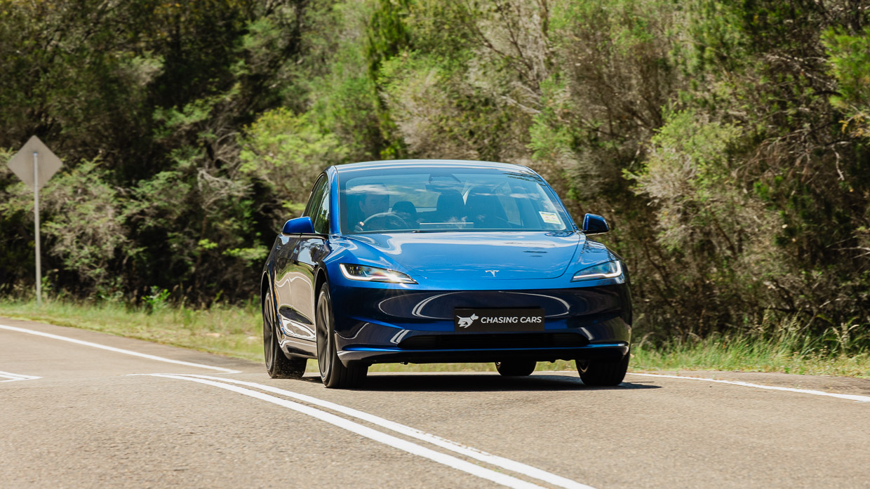 Tesla Model 3 RWD 2024 driving front 5