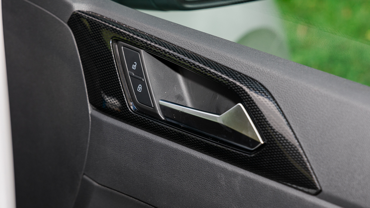 Volkswagen Polo Life 2024 door handle