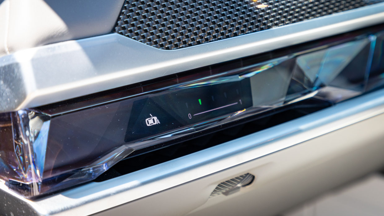 BMW i7 M70 2024 dash detail