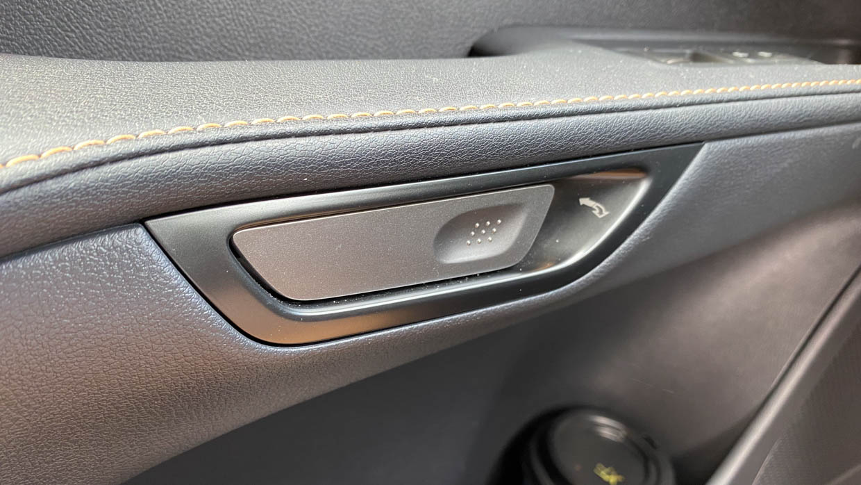 2023 Lexus RX350h long termer interior door handle