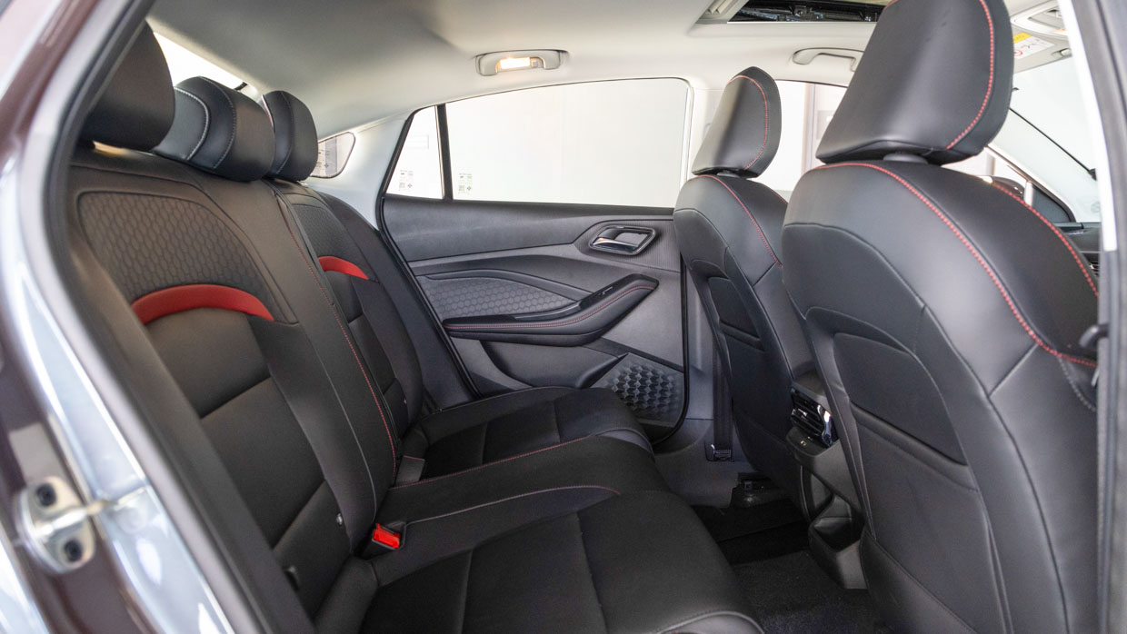 MG5 Essence 2023 back seat