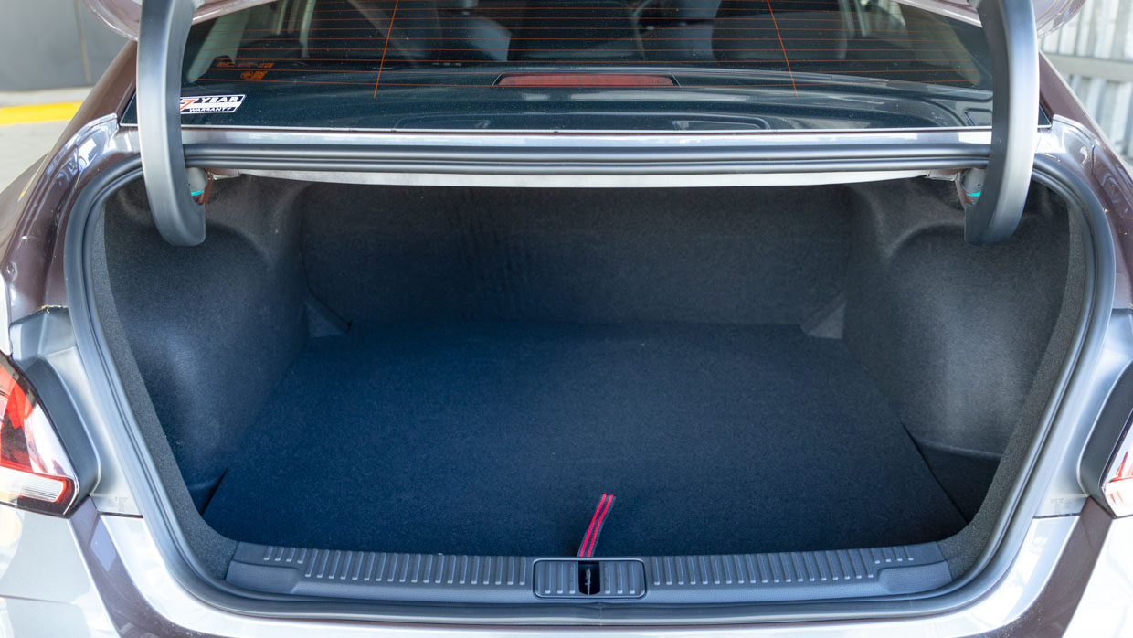 MG5 Essence 2023 boot