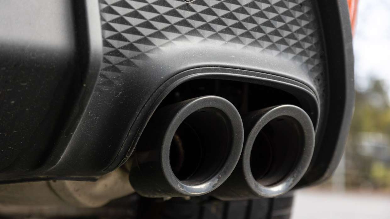 Porsche Macan T 2024 exhaust