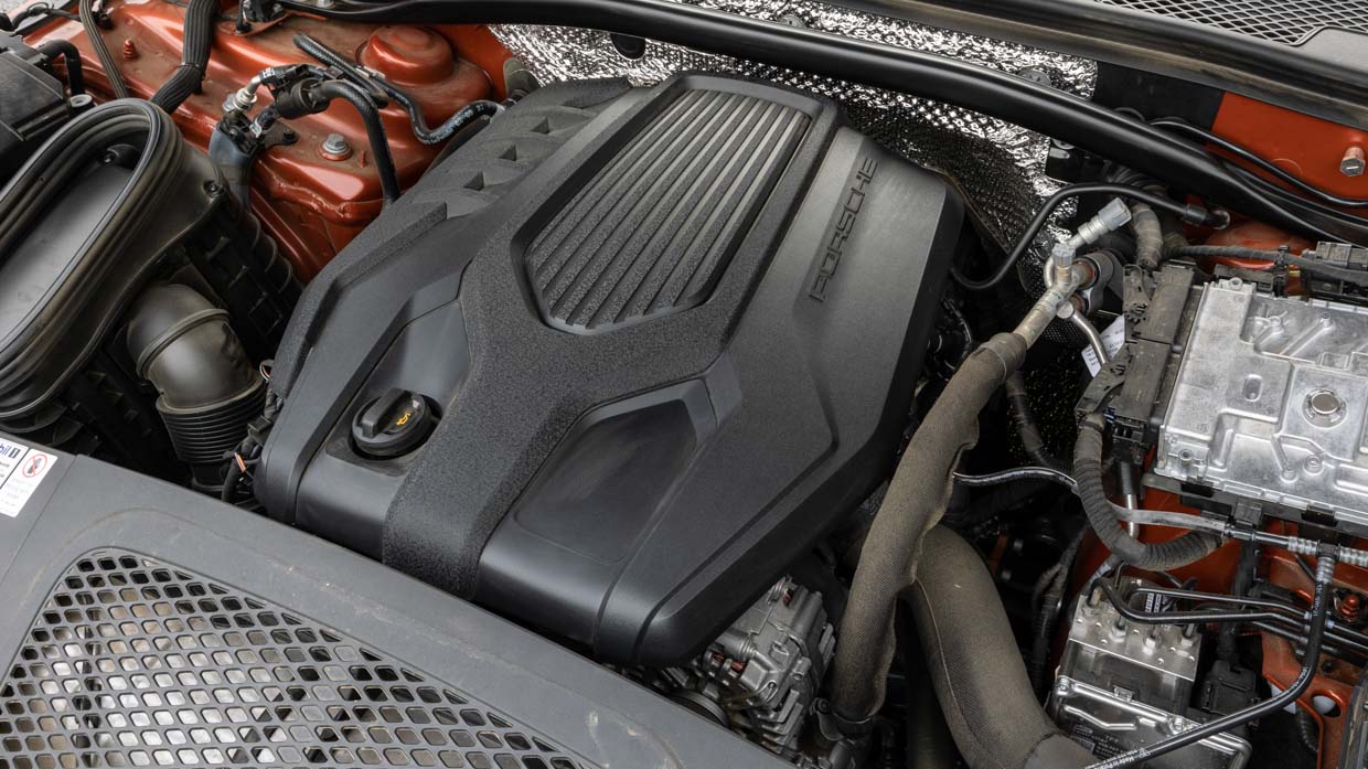Porsche Macan T 2024 engine