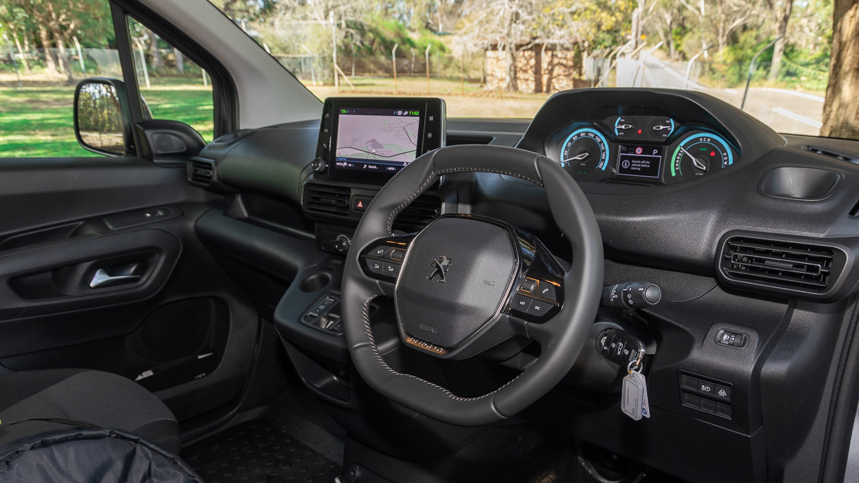 Peugeot E-Partner Pro 2024 interior
