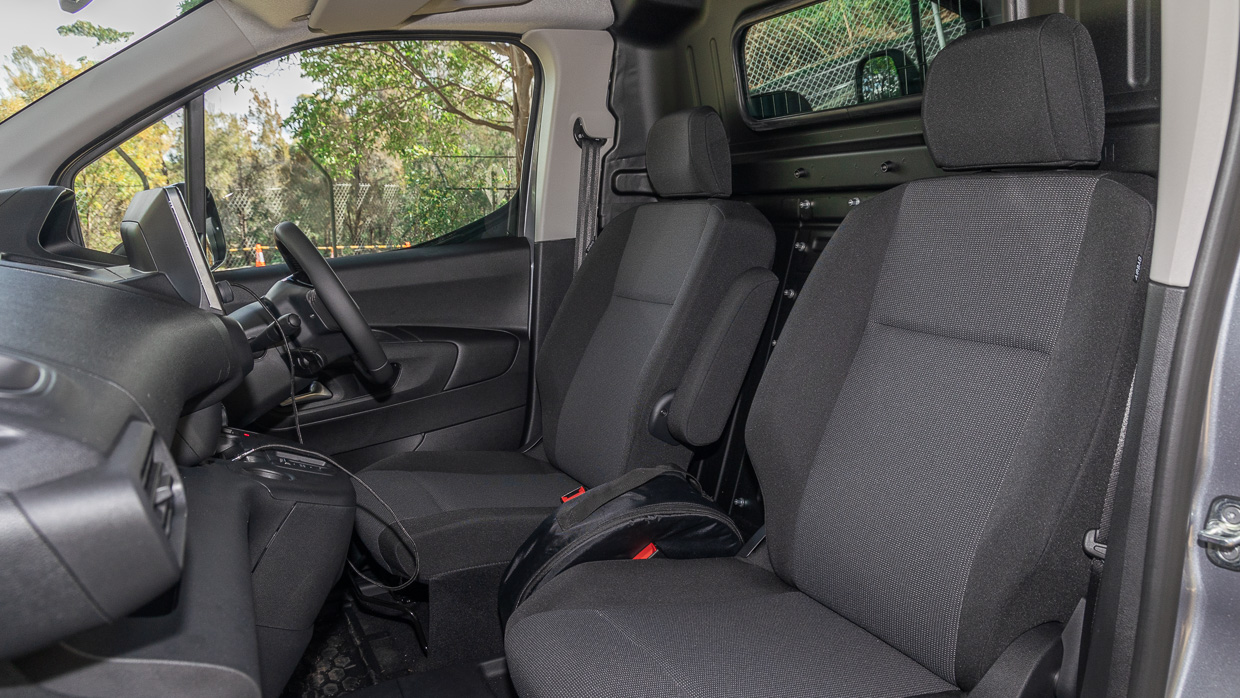 Peugeot E-Partner Pro 2024 interior front seats