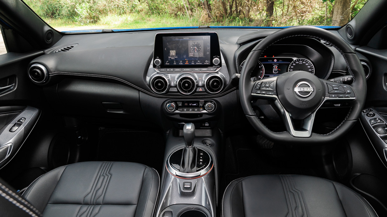 Nissan Juke ST-L 2024 interior 2