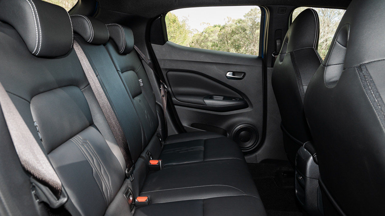 Nissan Juke ST-L 2024 interior back seat