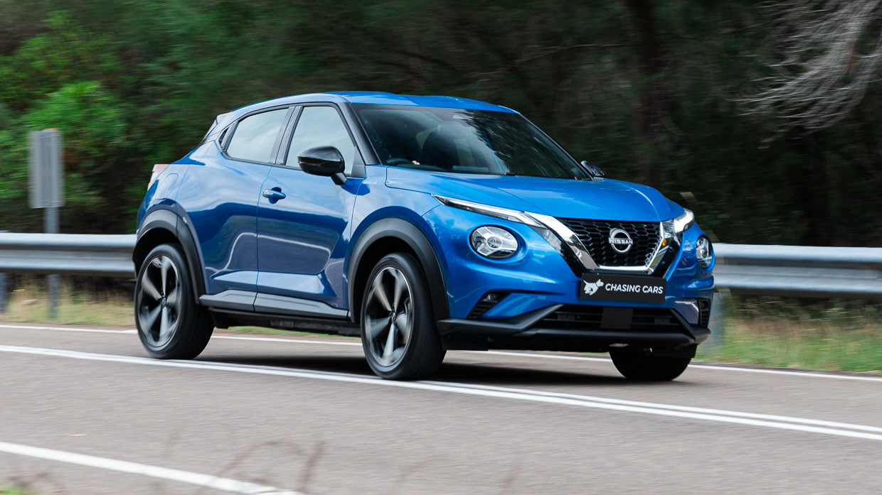 Nissan Juke ST-L 2024 driving front 4
