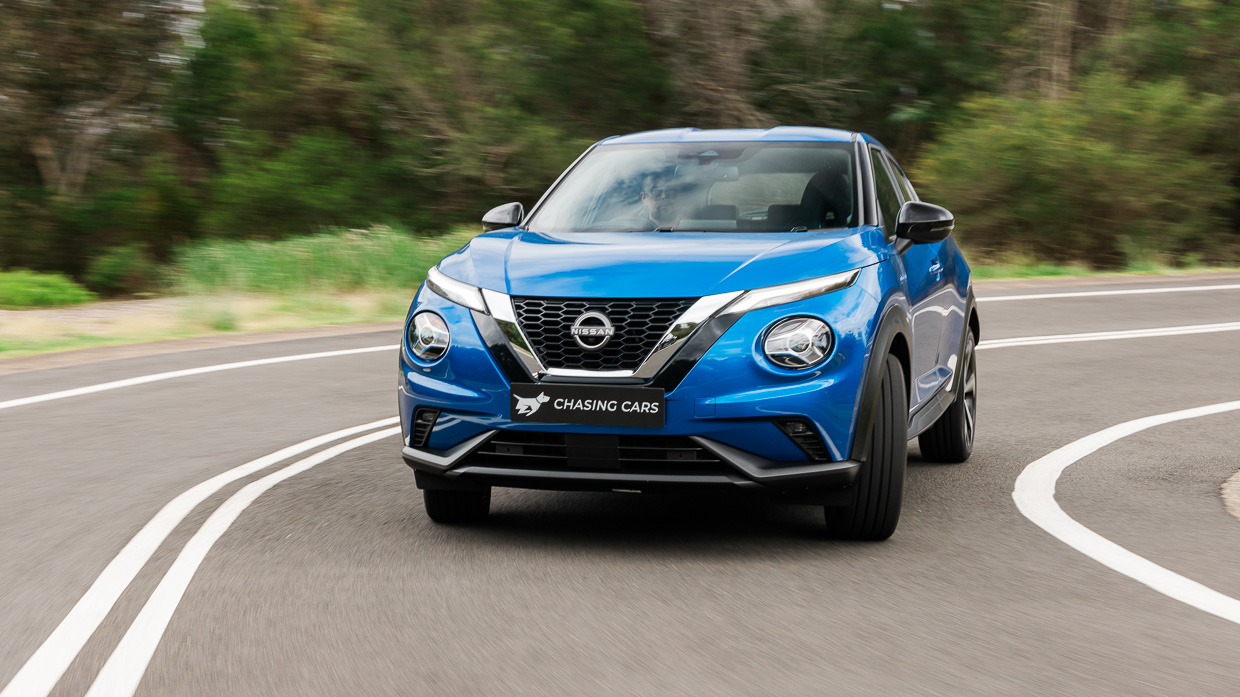 Nissan Juke ST-L 2024 driving CTC front 3