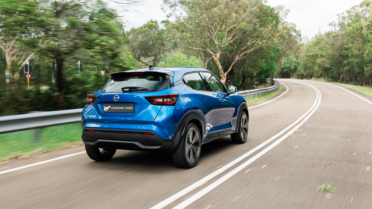 Nissan Juke ST-L 2024 driving CTC rear 3