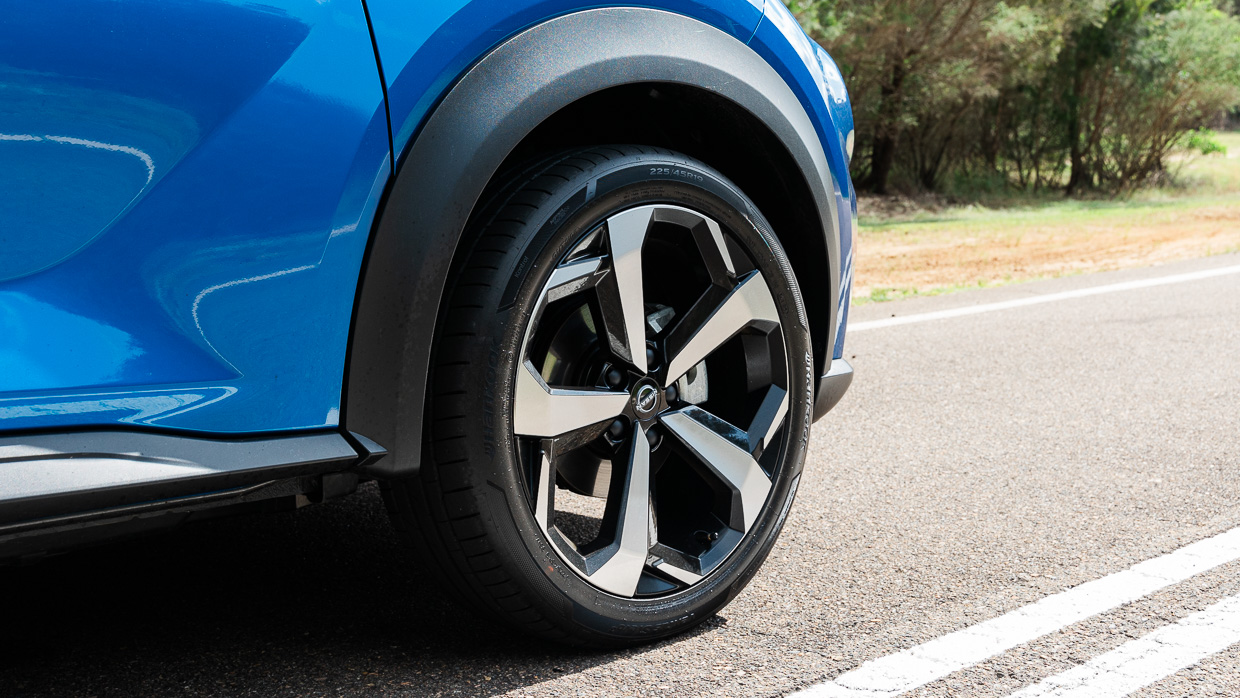 Nissan Juke ST-L 2024 front wheel