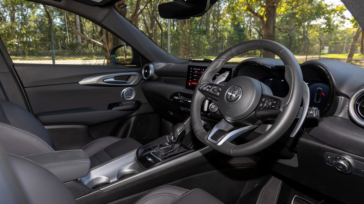 interiorAlfa Romeo Tonale Veloce PHEV 2024 interior 3