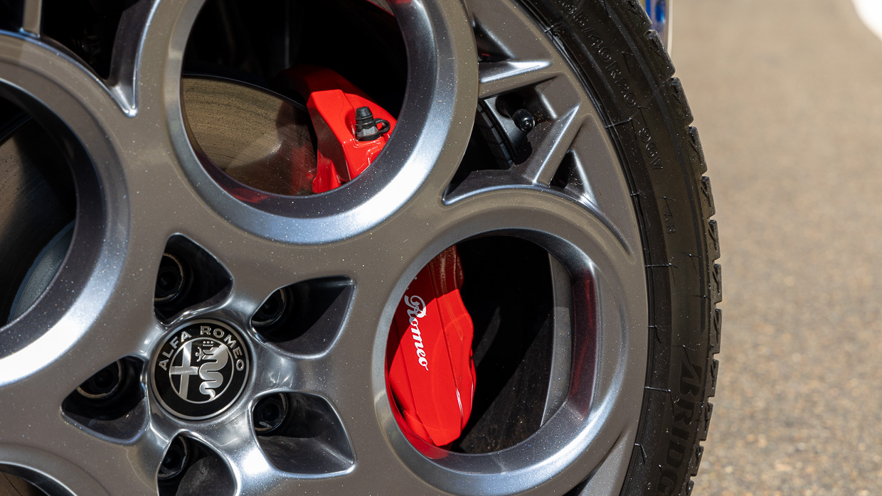 interiorAlfa Romeo Tonale Veloce PHEV 2024 wheel 2