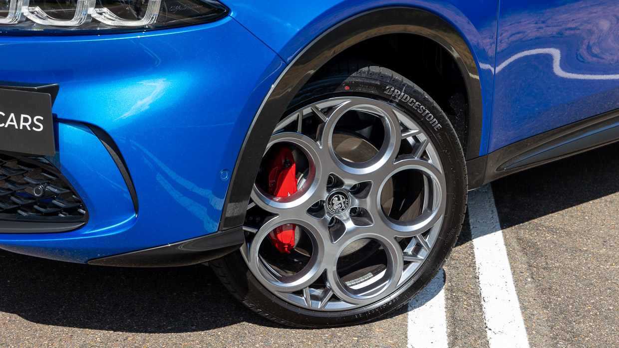 interiorAlfa Romeo Tonale Veloce PHEV 2024 wheel