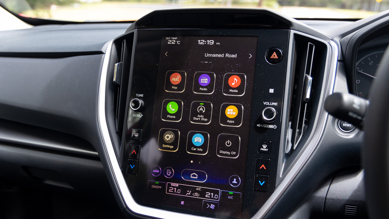 Subaru Impreza 2.0S 2024 interior touchscreen