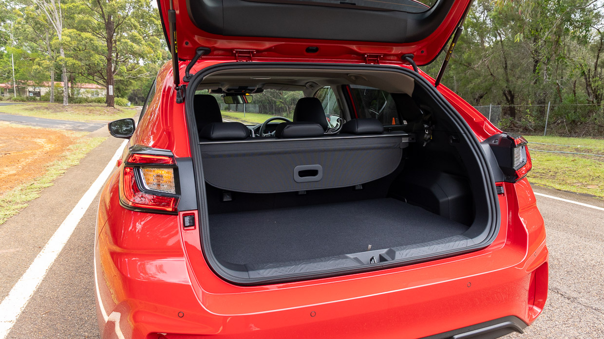 Subaru Impreza 2.0S 2024 interior boot