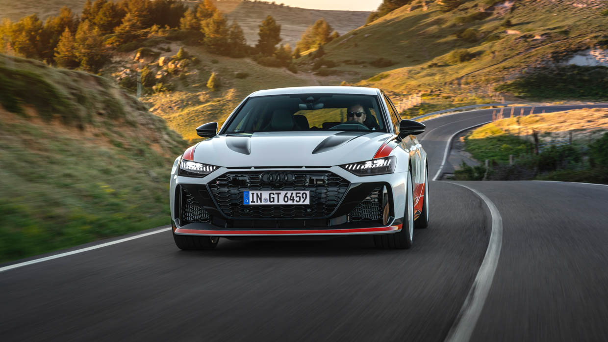 Audi RS6 GT 2024 front driving
