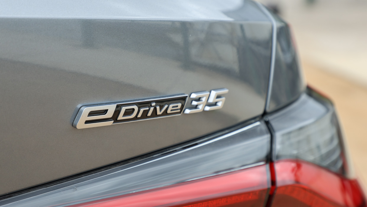 BMW i4 eDrive35 2024 badge 2