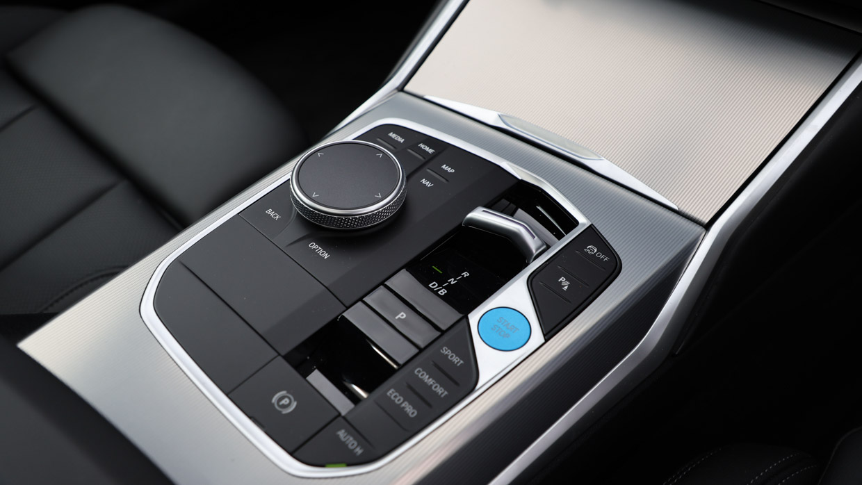 BMW i4 eDrive35 2024 interior knobs