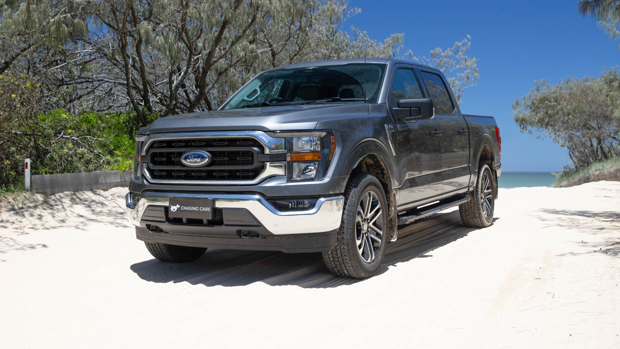 Ford F-150 XLT SWB 2024 beach front