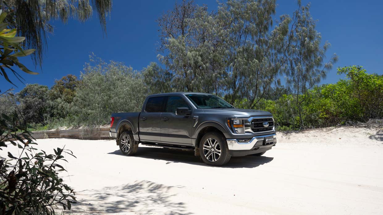 Ford F-150 XLT SWB 2024 beach front far