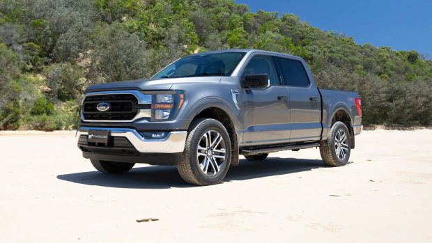 Ford F-150 XLT SWB 2024 seaside front 3/4