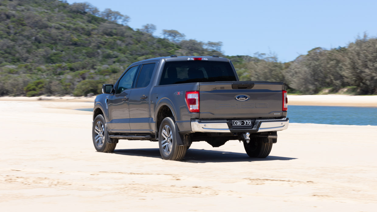 Ford F-150 XLT SWB 2024 beach driving rear