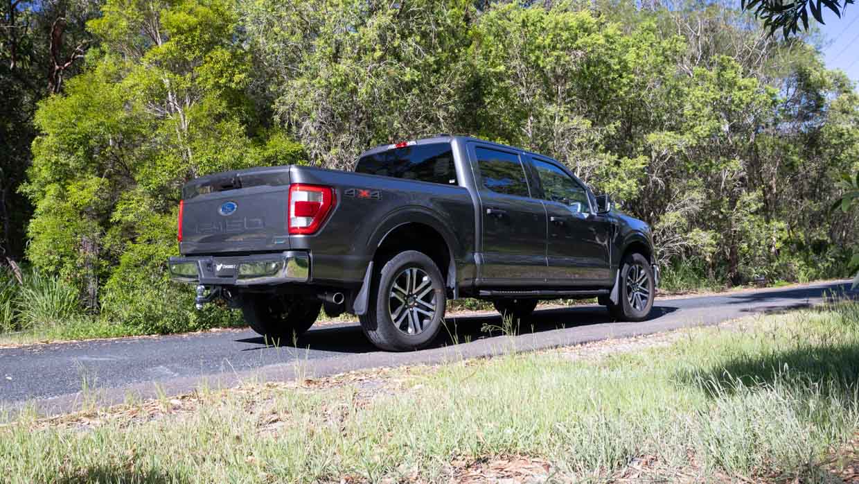 Ford F-150 XLT SWB 2024 rear 3/4