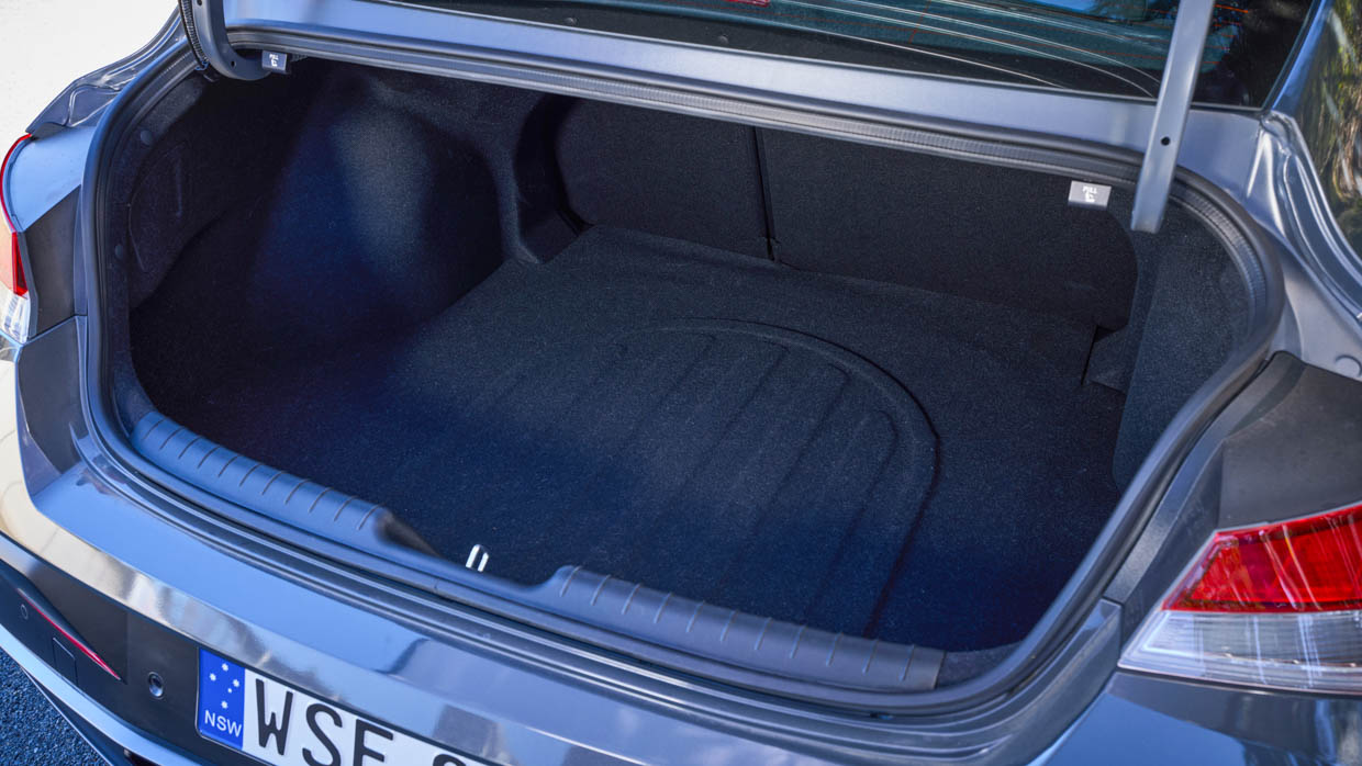 Hyundai i30 Sedan hybrid 2024 boot