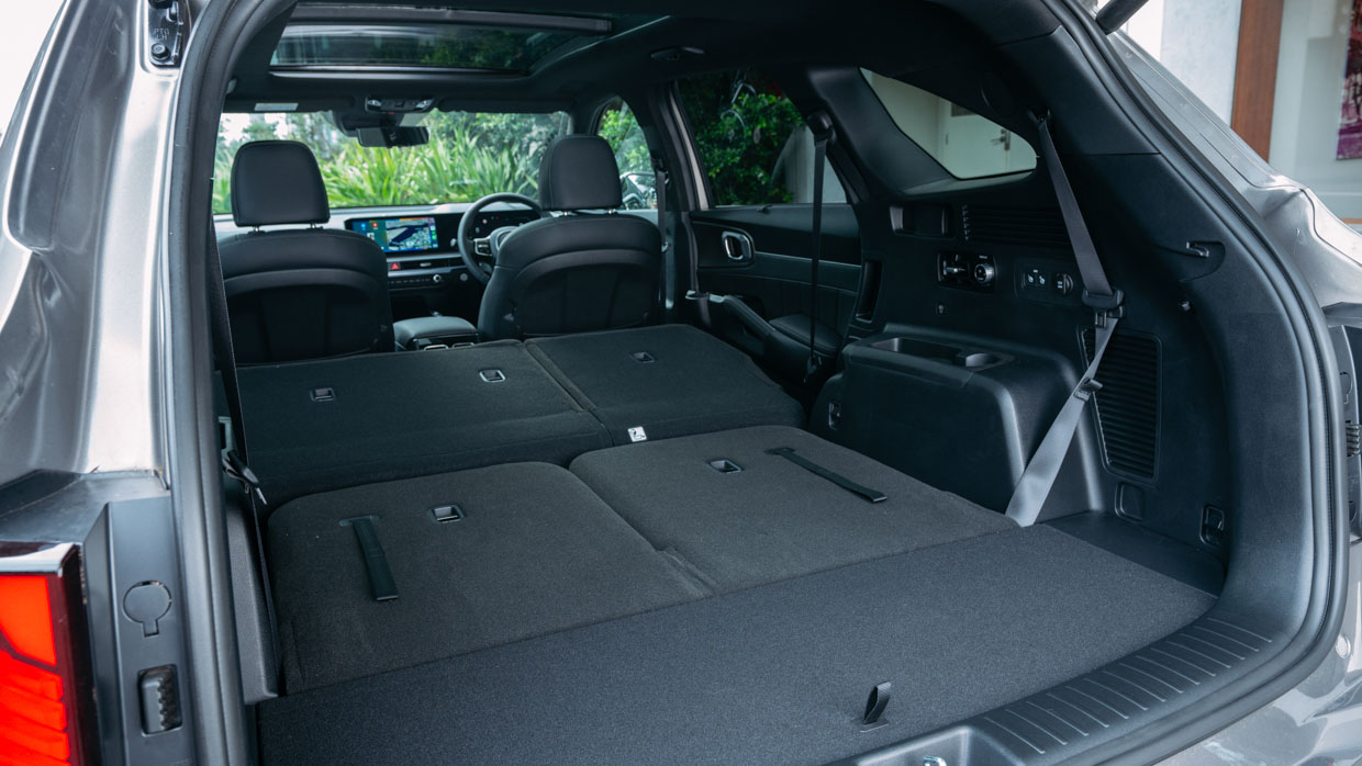 Kia Sorento GT-Line diesel 2024 interior boot 1st row up