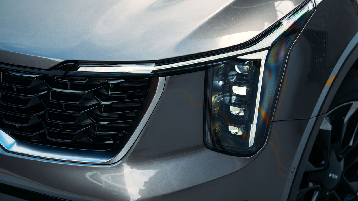 Kia Sorento GT-Line diesel 2024 headlight