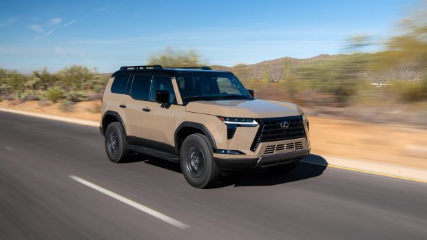 Lexus GX550 Overtrail (US) 2024 driving road