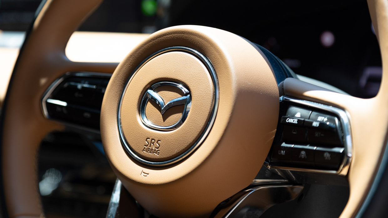 Mazda CX-60 G40E Azami SP 2024 steering wheel 2