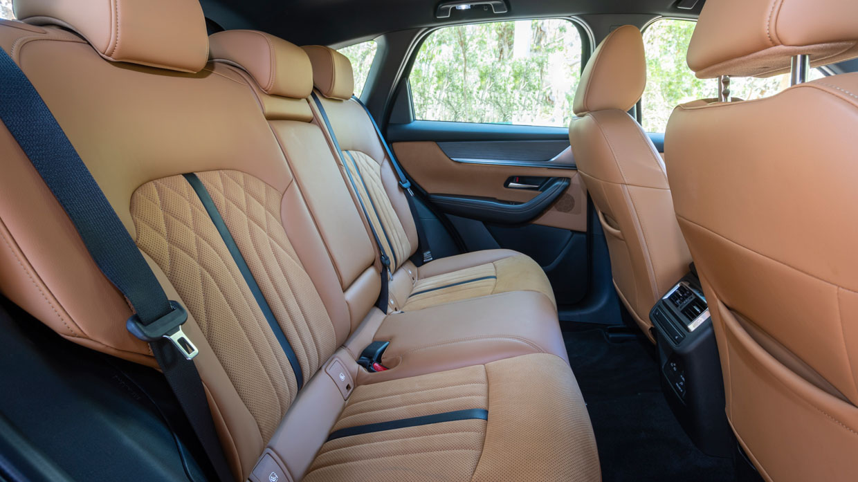 Mazda CX-60 G40E Azami SP 2024 back seat