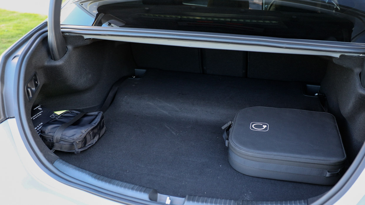 Mercedes-AMG C63 S E-Performance 2024 boot