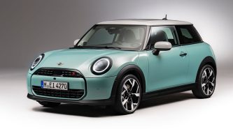 Mini Cooper 2024: facelifted petrol-powered small hatchback revealed
