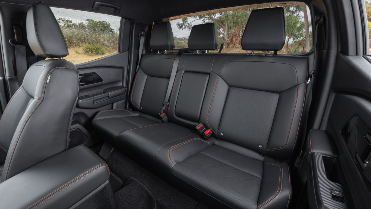 Mitsubishi Triton GSR 2024 interior back seat
