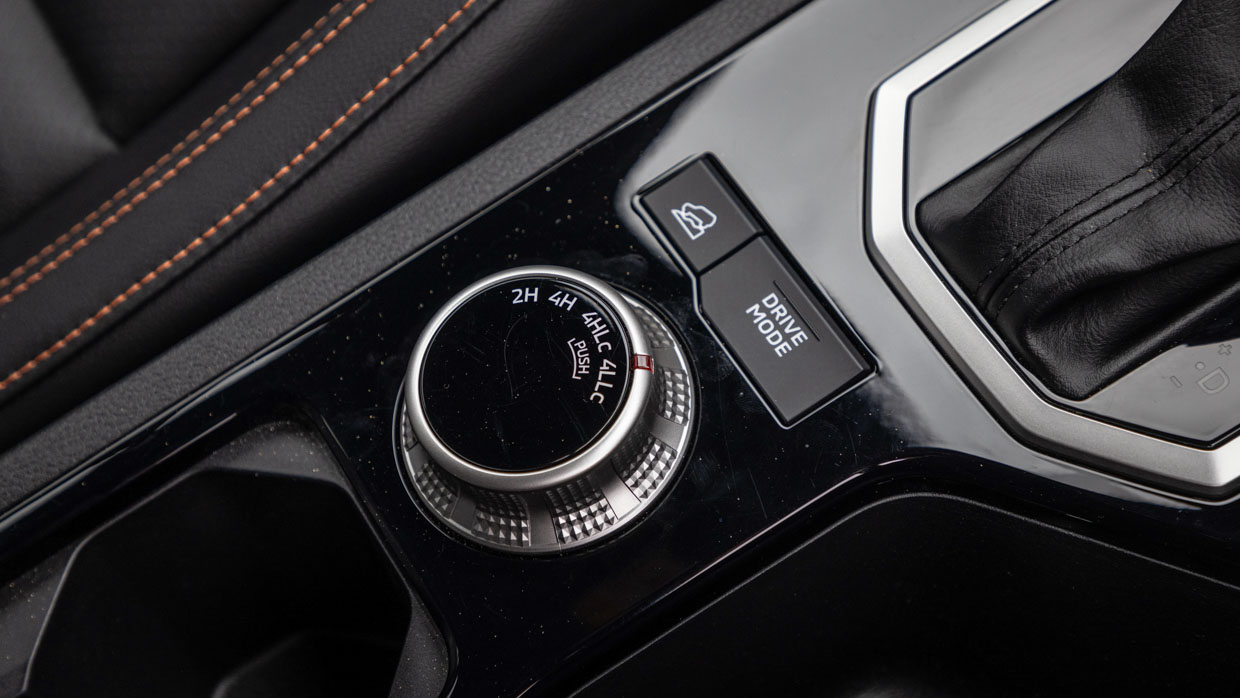 Mitsubishi Triton GSR 2024 interior super select