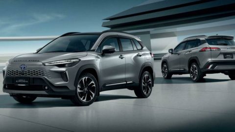 Toyota Corolla Cross 2025: midlife facelift with new grille debuts in ...