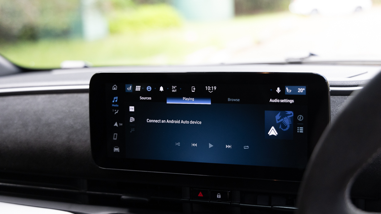 Abarth 500e 2024 touchscreen