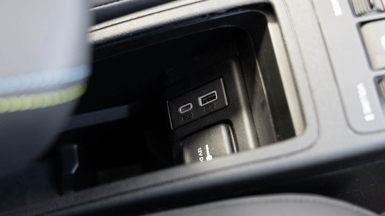 Abarth 500e 2024 interior USB