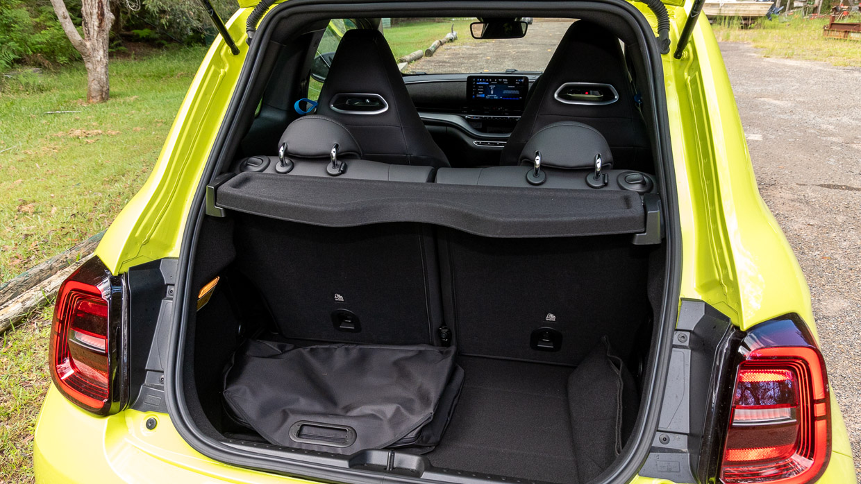 Abarth 500e 2024 boot