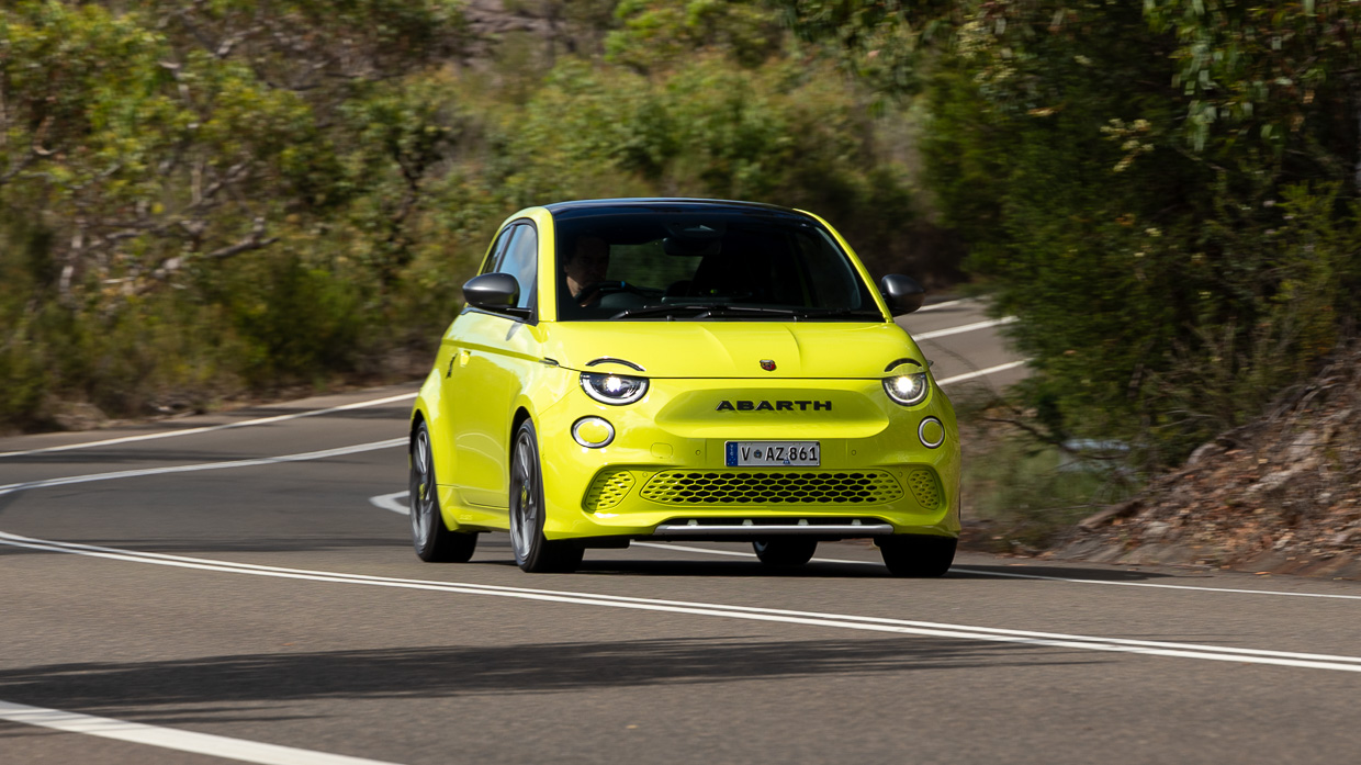 Abarth 500e 2024 driving front 6