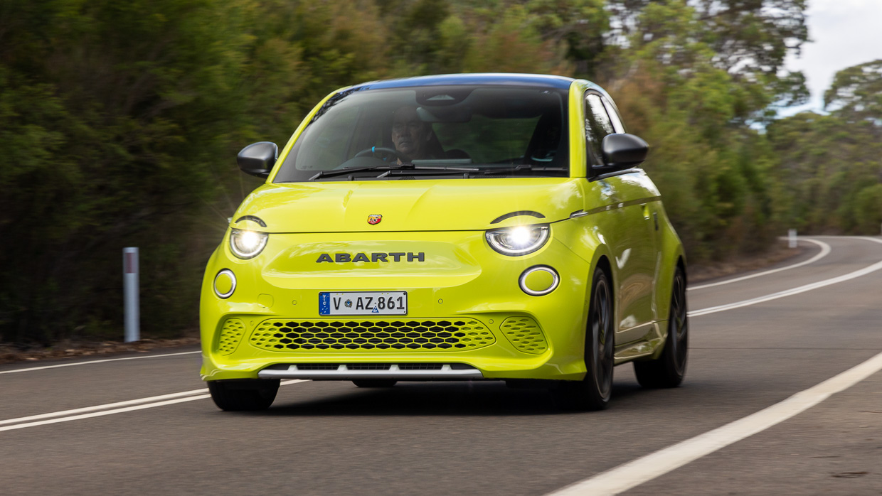 Abarth 500e 2024 driving front 3